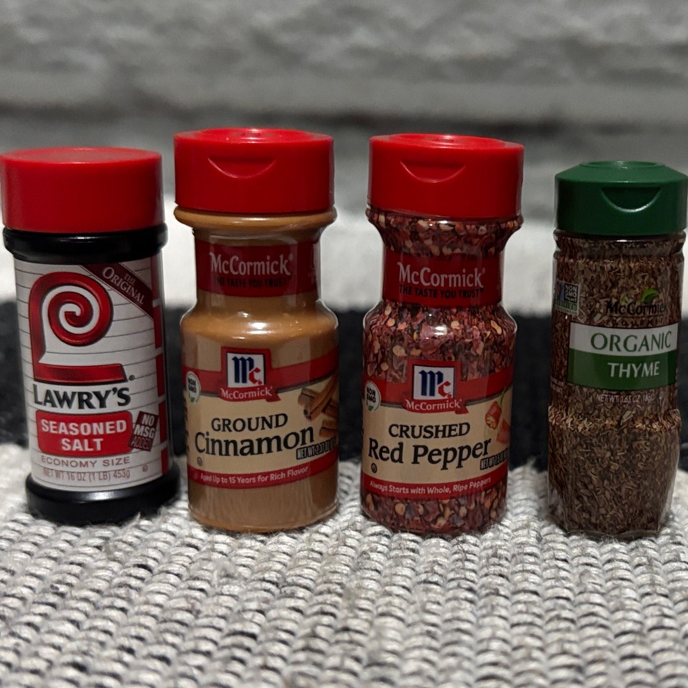 Spice and Seasoning Set - Mini Brands
